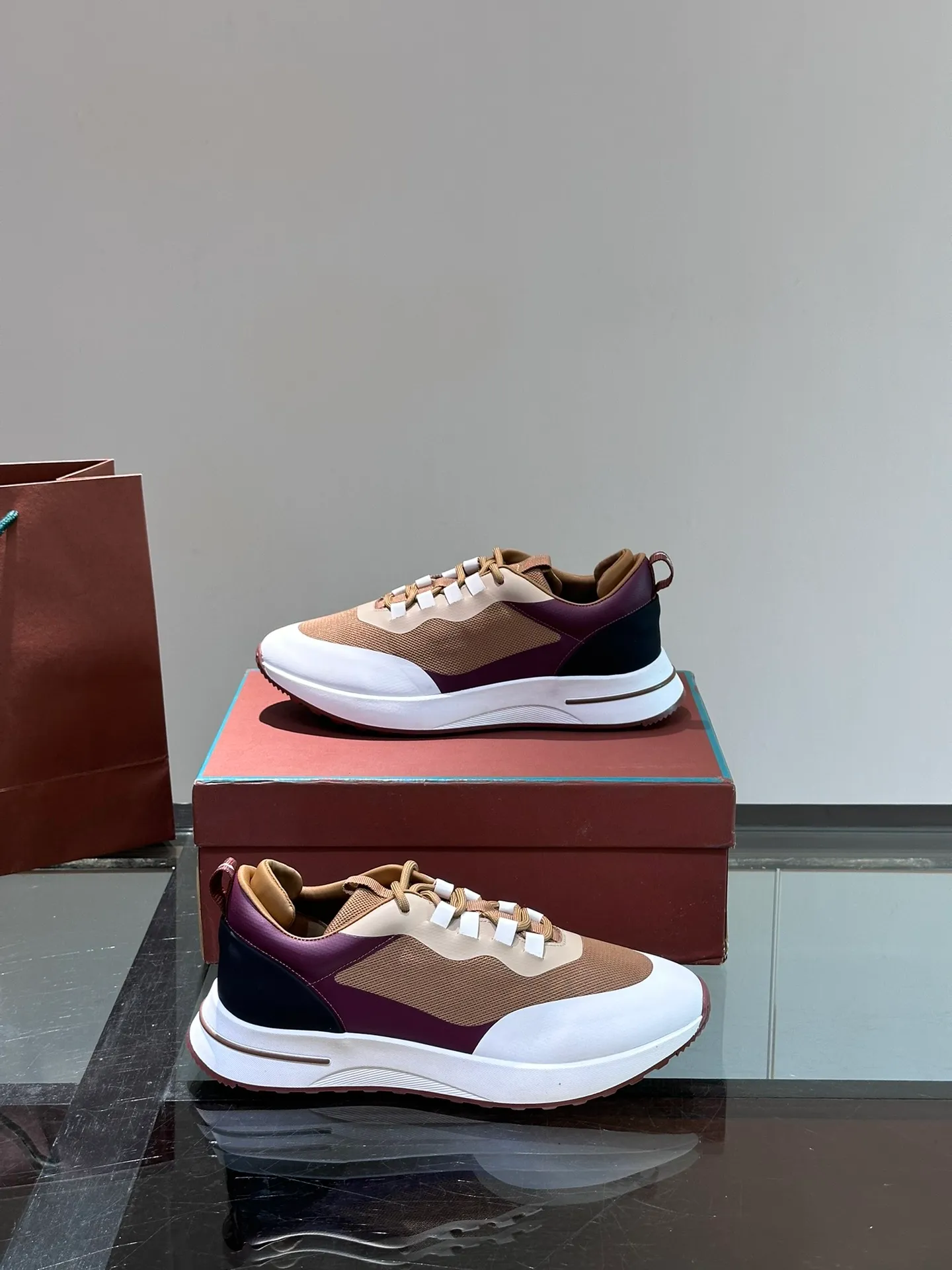 Factory price: 540💰Loro men's shoes💰iana niche Loro classic jogging shoes, men's lace-up casual shoes and sneakers, high-quality lightweight and comfortable fabrics, suitable for outdoor leisure, the color scheme is young and energetic, and it looks great with sportswear or casual suits! Size: 39-45 (46 customized)